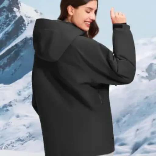 Test Pioneer Camp Veste de snowboard femme : une parka bien chaude sans se ruiner