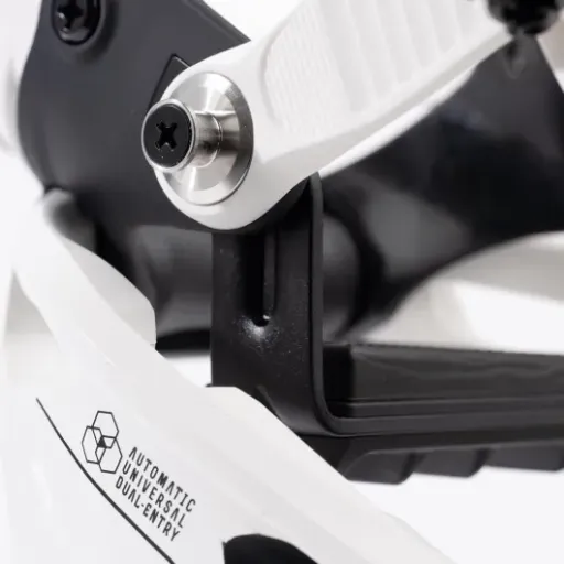 Test Nidecker OG Supermatic 2024 : les fixations automatiques qui font (presque) oublier les straps classiques